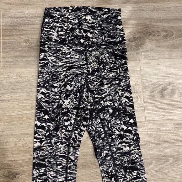 Lululemon wunder under leggings - Picture 2 of 5